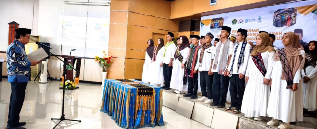 Kakanwil kukuhkan pengurus ROHIS SMA/SMK Provinsi NTT, Diharapkan Jadi Agen Moderasi Beragama